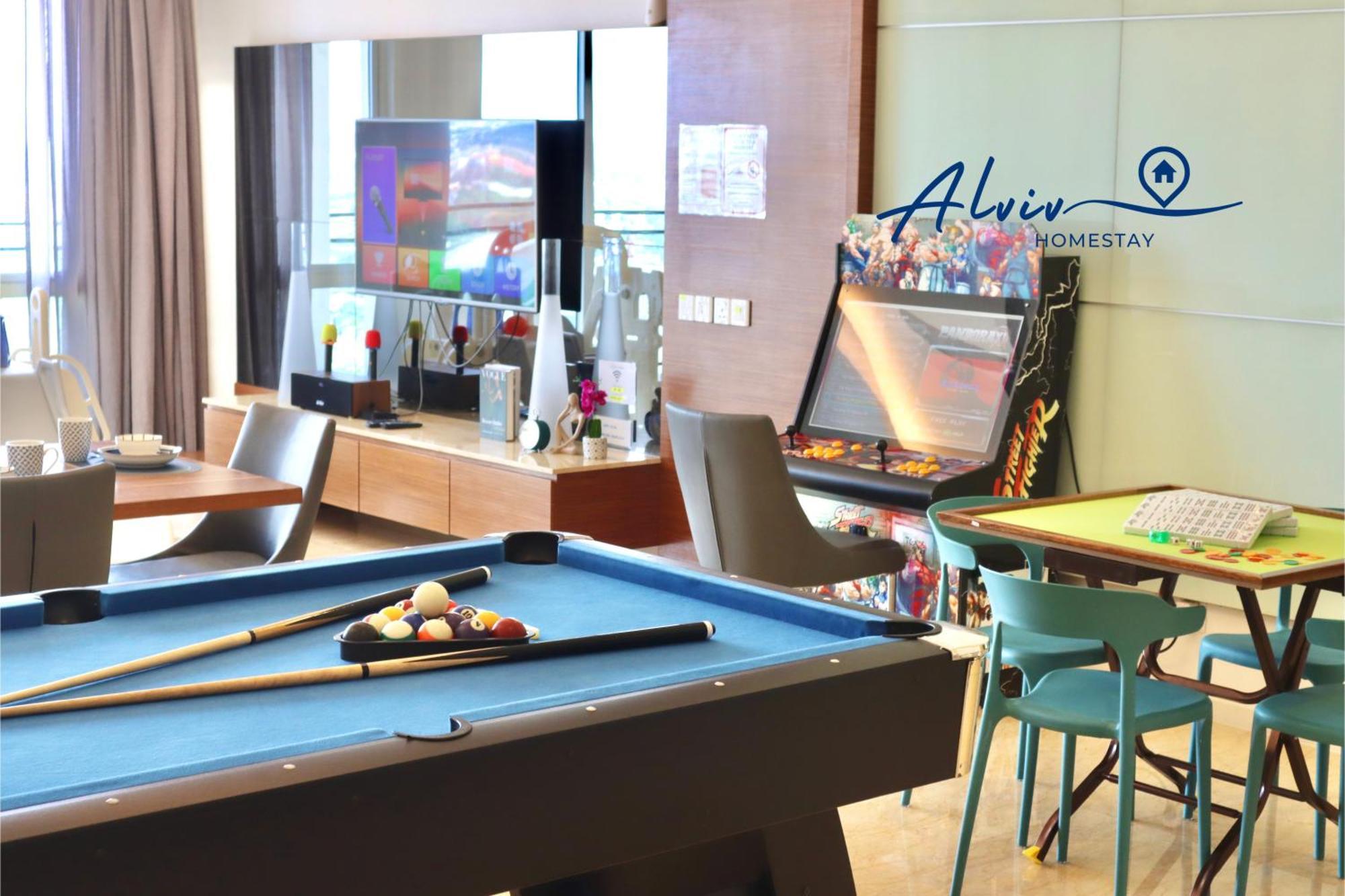 Theshore Luxury 4+1br Penthouse/8-12pax/pool Table/directtomall/jonker 10min Pangsapuri *