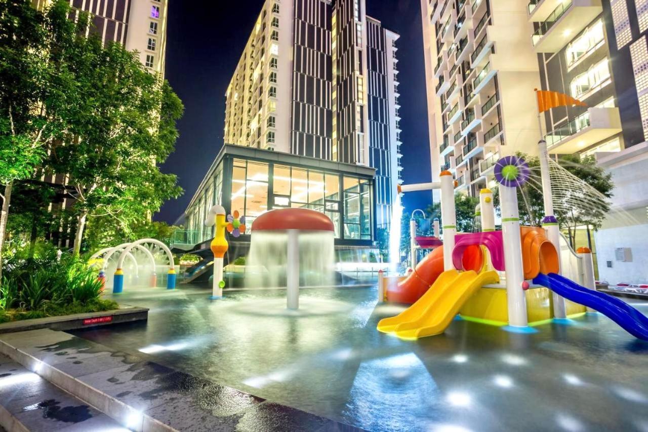 Apartment Theshore Luxury 4+1br Penthouse/8-12pax/pool Table/directtomall/jonker 10min Malacca